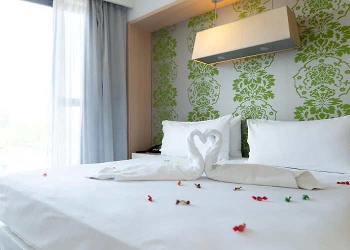 Doubletree By Hilton Χιρόνα