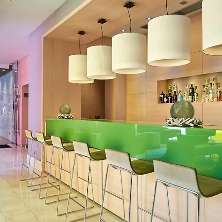 Hotell Doubletree By Hilton Girona