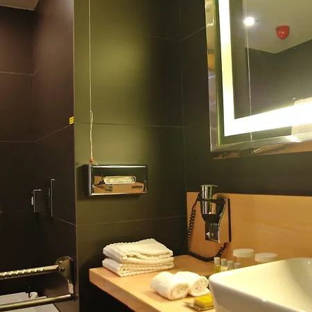 Отель Doubletree By Hilton